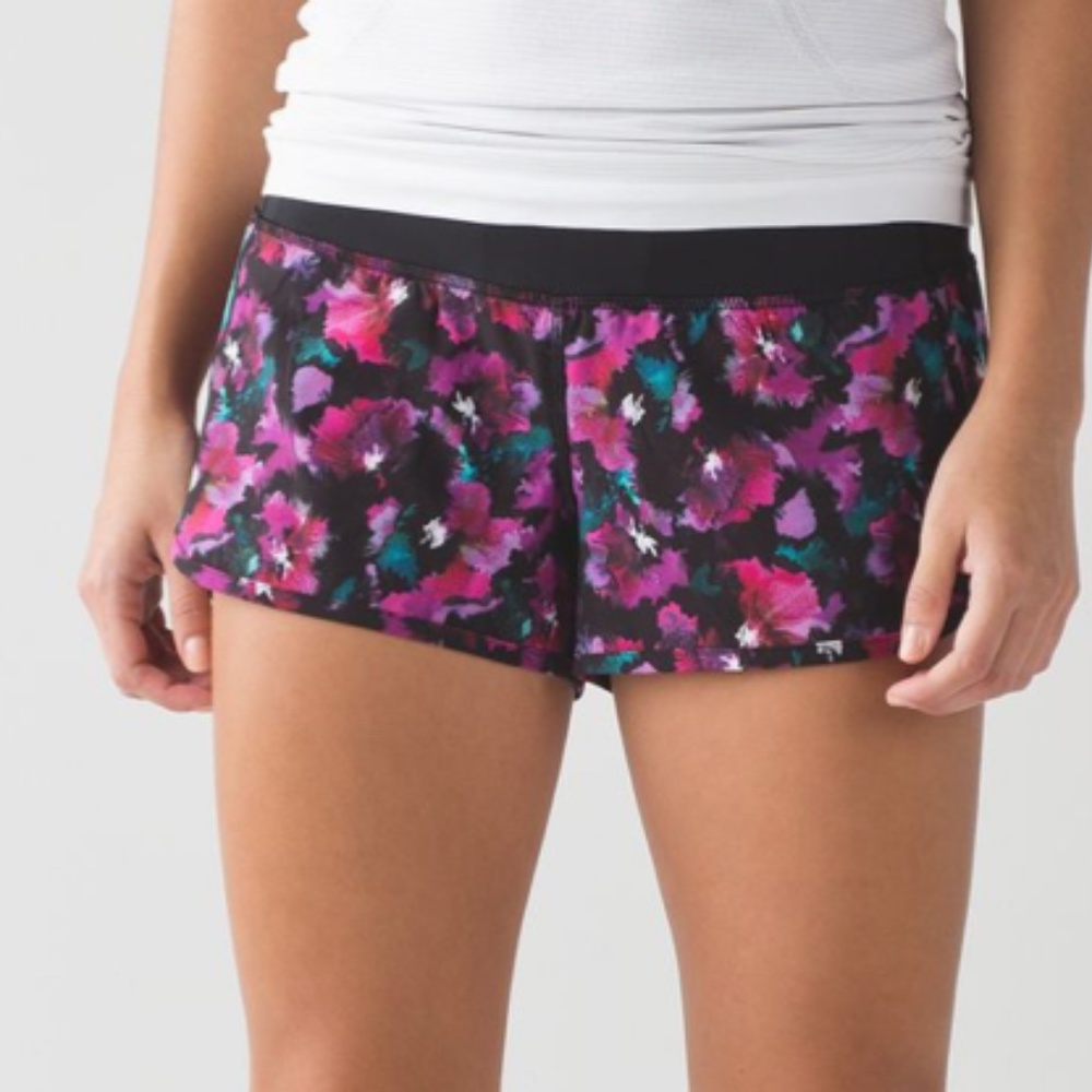 Lululemon Speed Short purple size 4